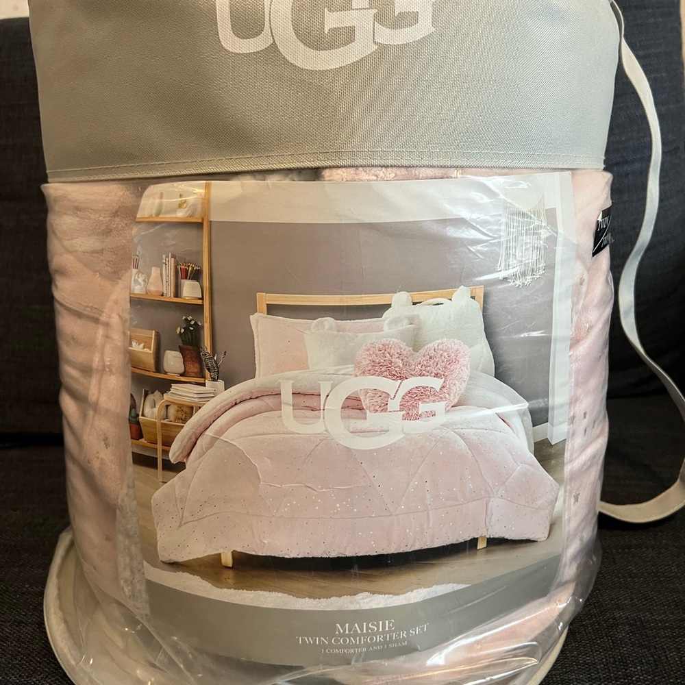 UGG Maisie Twin Comforter Set in Pale Pink
